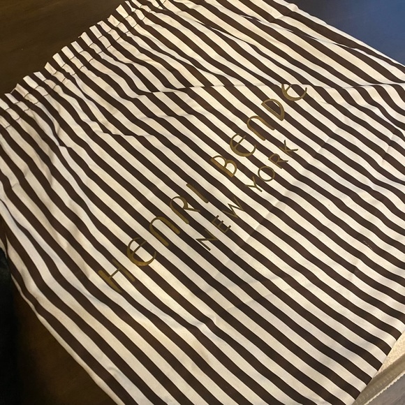 Henri Bendel A List Black Satchel with Gold Accents - Picture 4 of 6